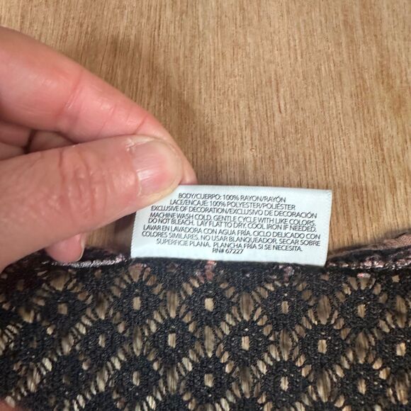 Bobbie Brooks Plus 1X Boho Print Top Sheer Crochet Yoke Short Sleeve - Picture 4 of 5